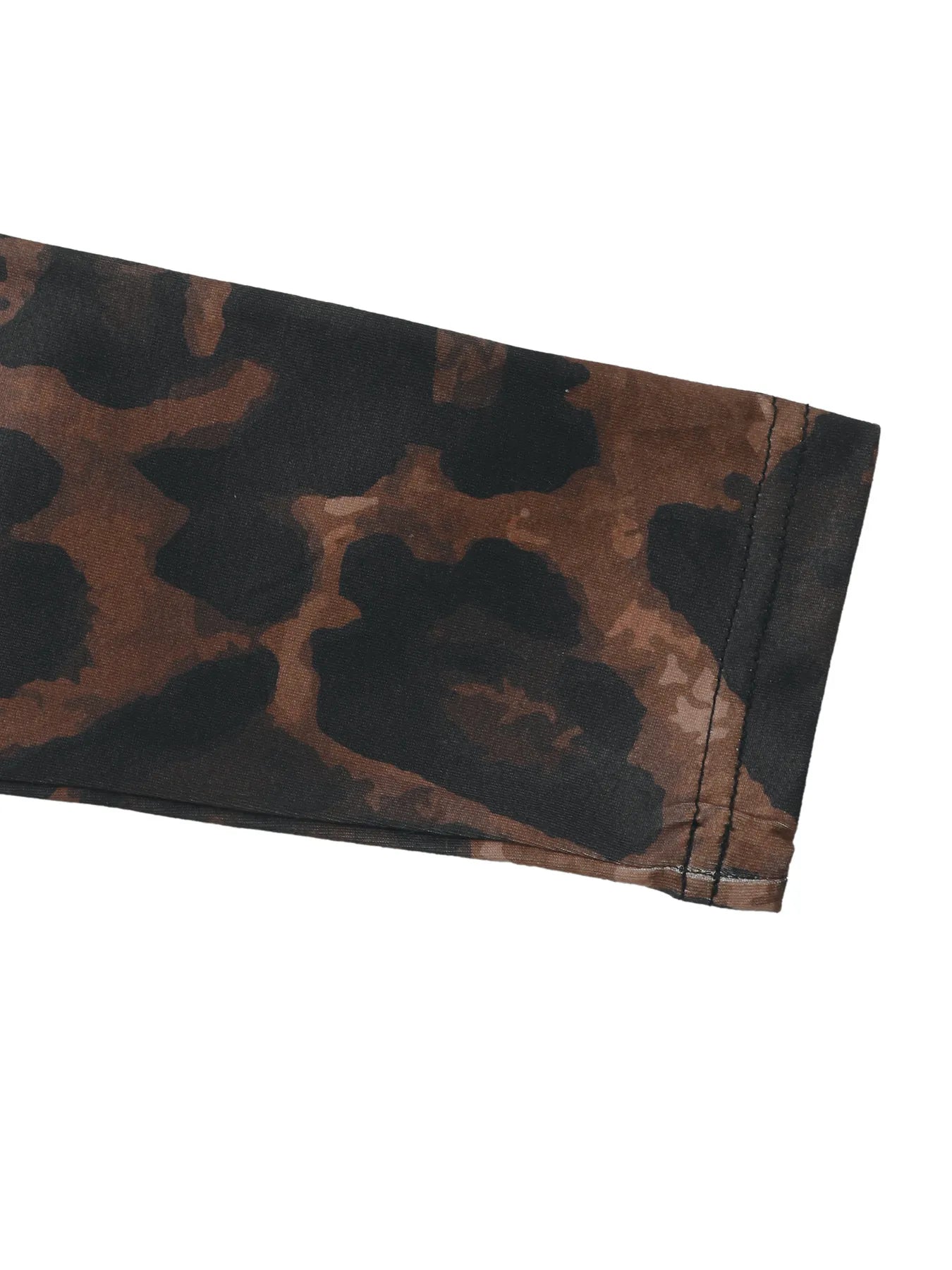 豹紋圓領上衣與半裙套裝