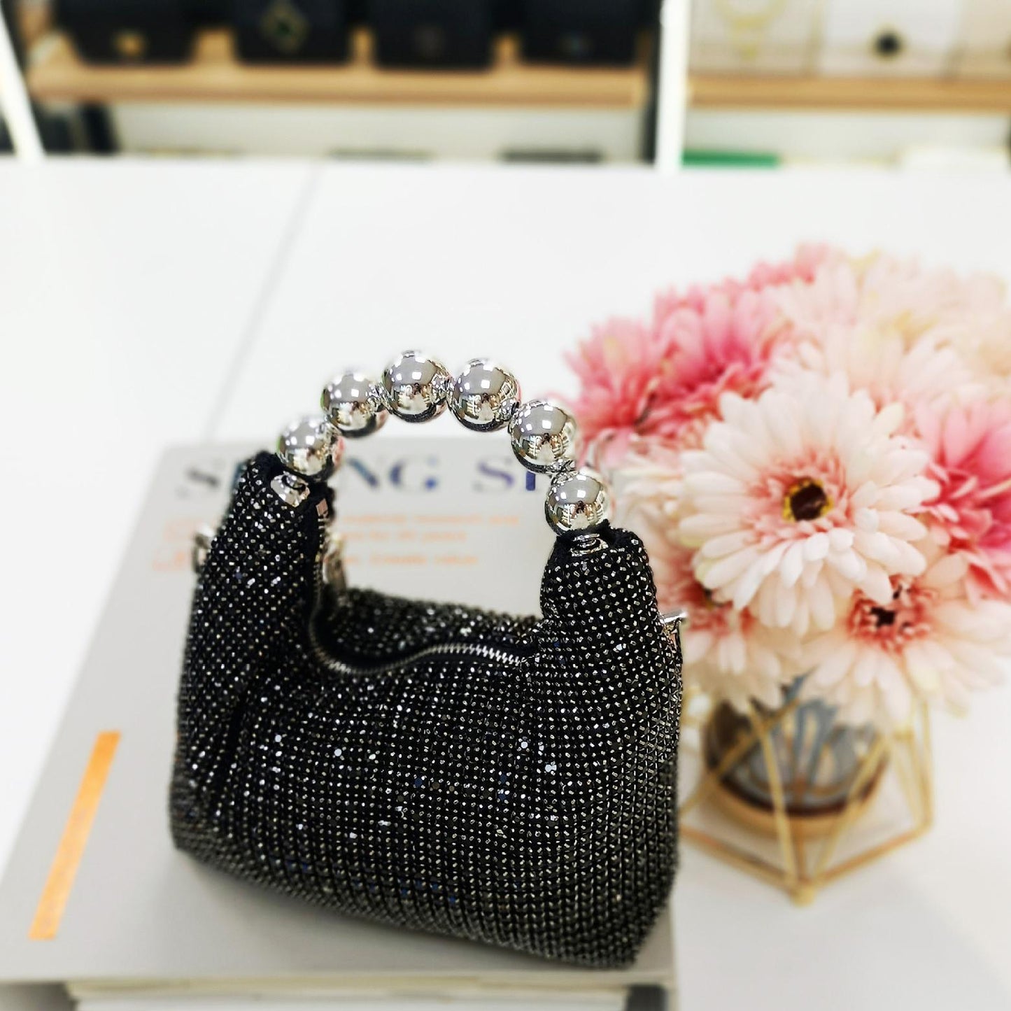 Bolso de mano con diamantes incrustados para mujer, bandolera de verano con cadena y diamantes. 