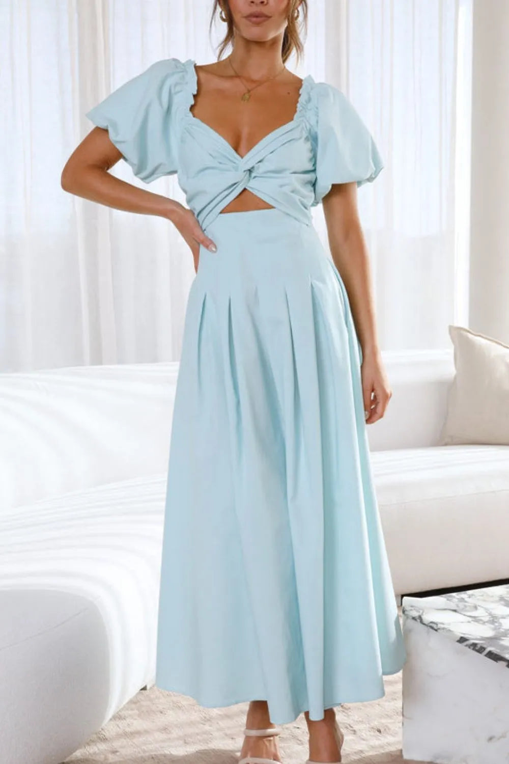 甜美寧靜泡泡袖中長連身裙