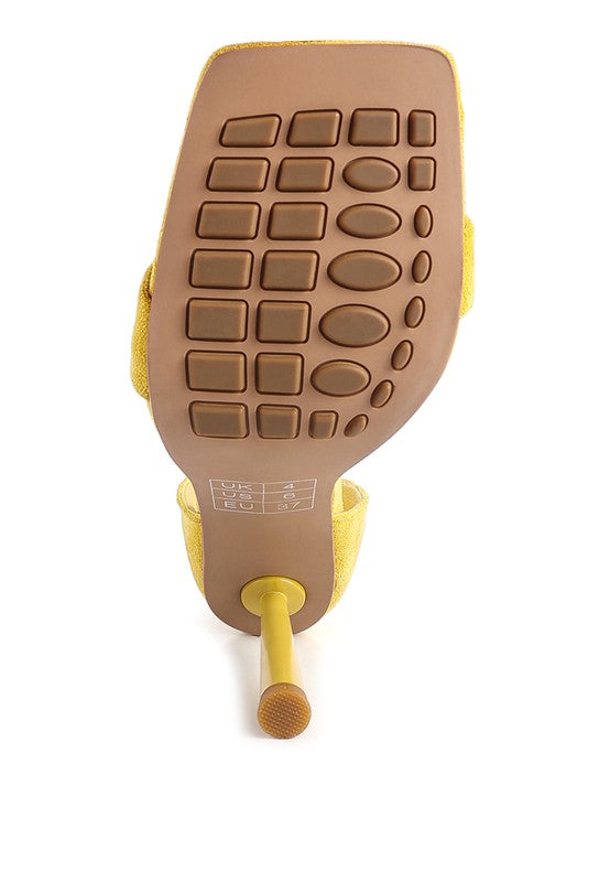 最後啜飲鏈條綁帶高跟涼鞋