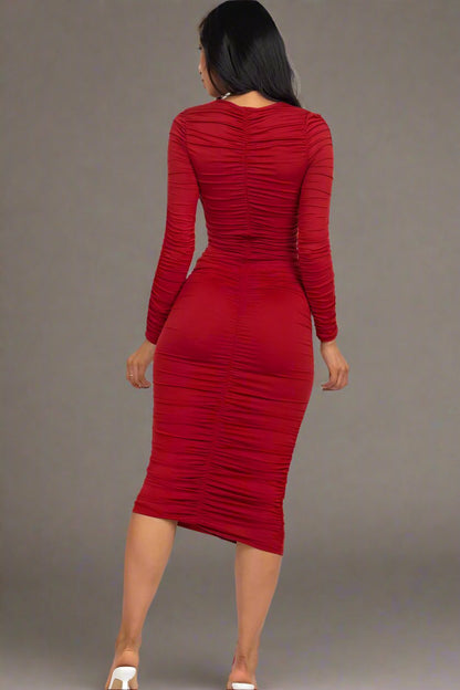 褶皺長袖中長洋裝 – 優雅修身款