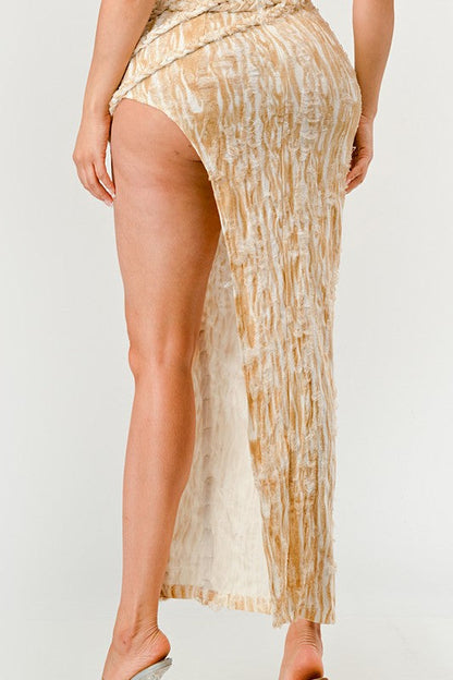 陽光親吻的沙漠沙丘連身裙