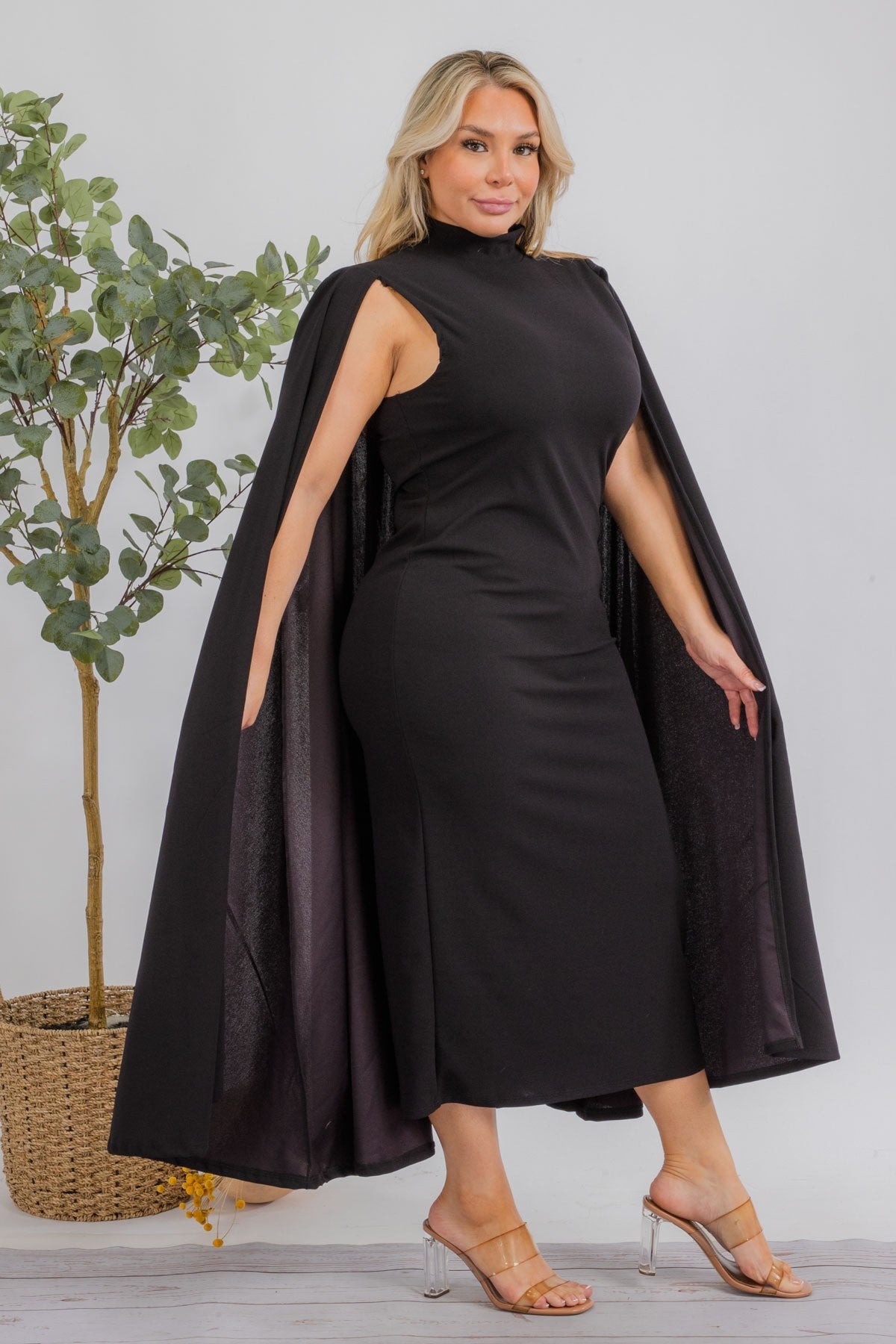 Vestido midi de talla grande Stella Cape - Negro