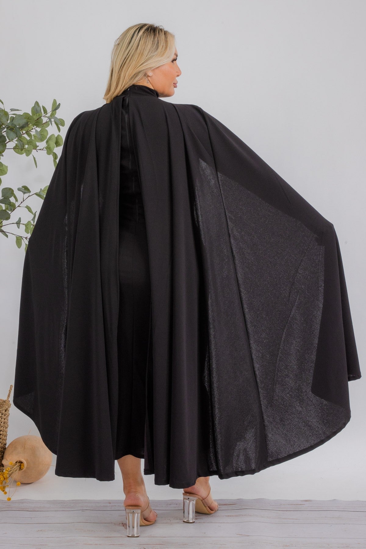 Vestido midi de talla grande Stella Cape - Negro