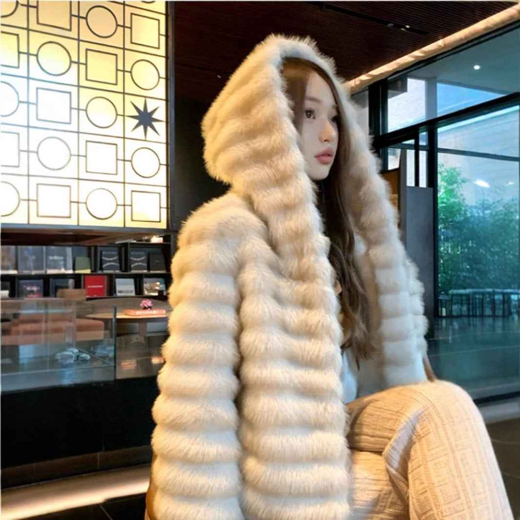 Mink fur mink short hooded jacket for women