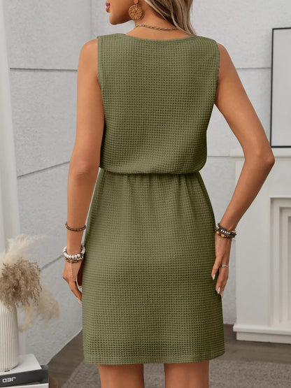 輕盈的華夫格針織抽繩迷你吊帶裙