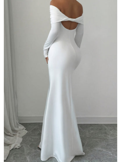 Elegante vestido de noche midi con hombros descubiertos