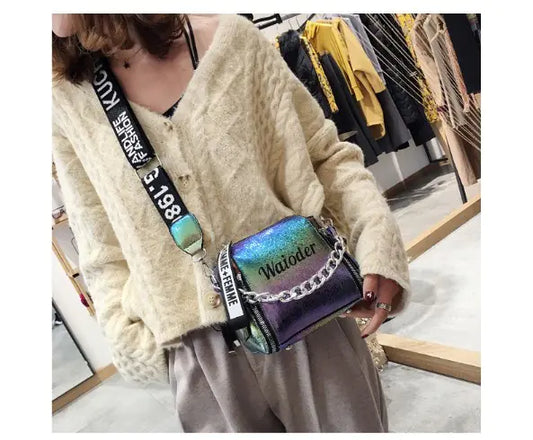 Bolso bandolera de moda con correa