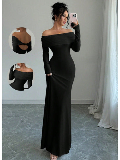 Elegante vestido de noche midi con hombros descubiertos