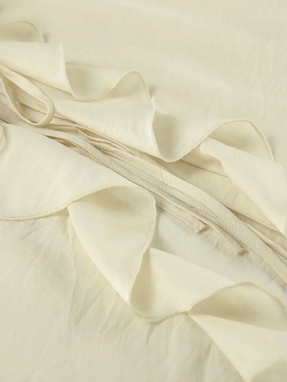 荷葉邊V領上衣和短褲套裝