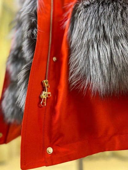 Parka aislante de piel de conejo y zorro plateado genuino de Roma en rojo