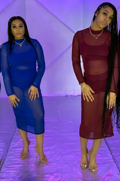 Triple Threat Mesh Magic: Conjunto de 3 piezas de top corto, shorts de cintura alta y vestido transparente