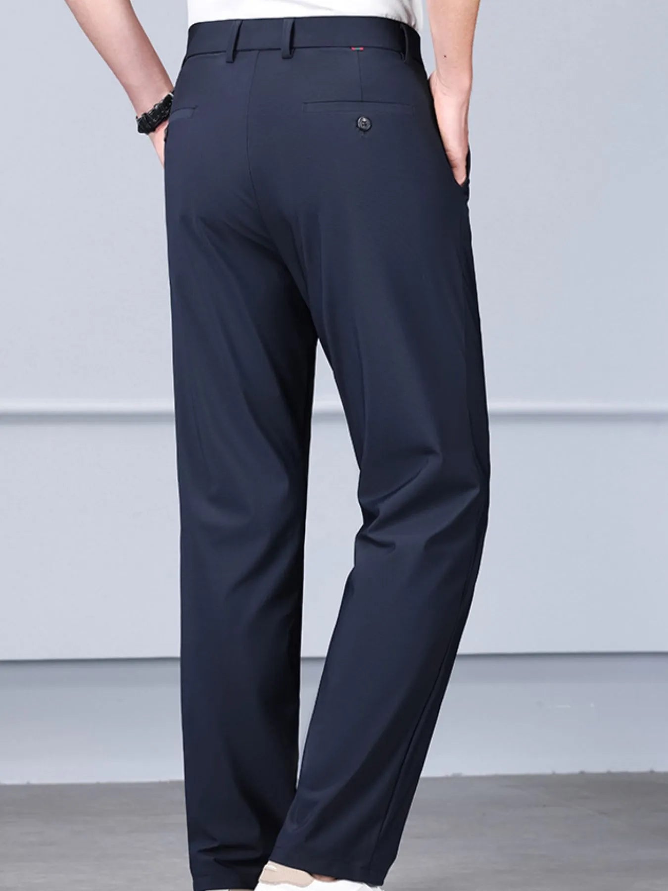 Men's Loose Fit Jeans with Pockets