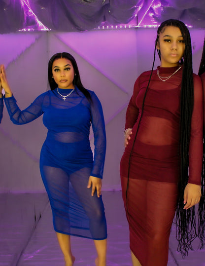 Triple Threat Mesh Magic: Conjunto de 3 piezas de top corto, shorts de cintura alta y vestido transparente