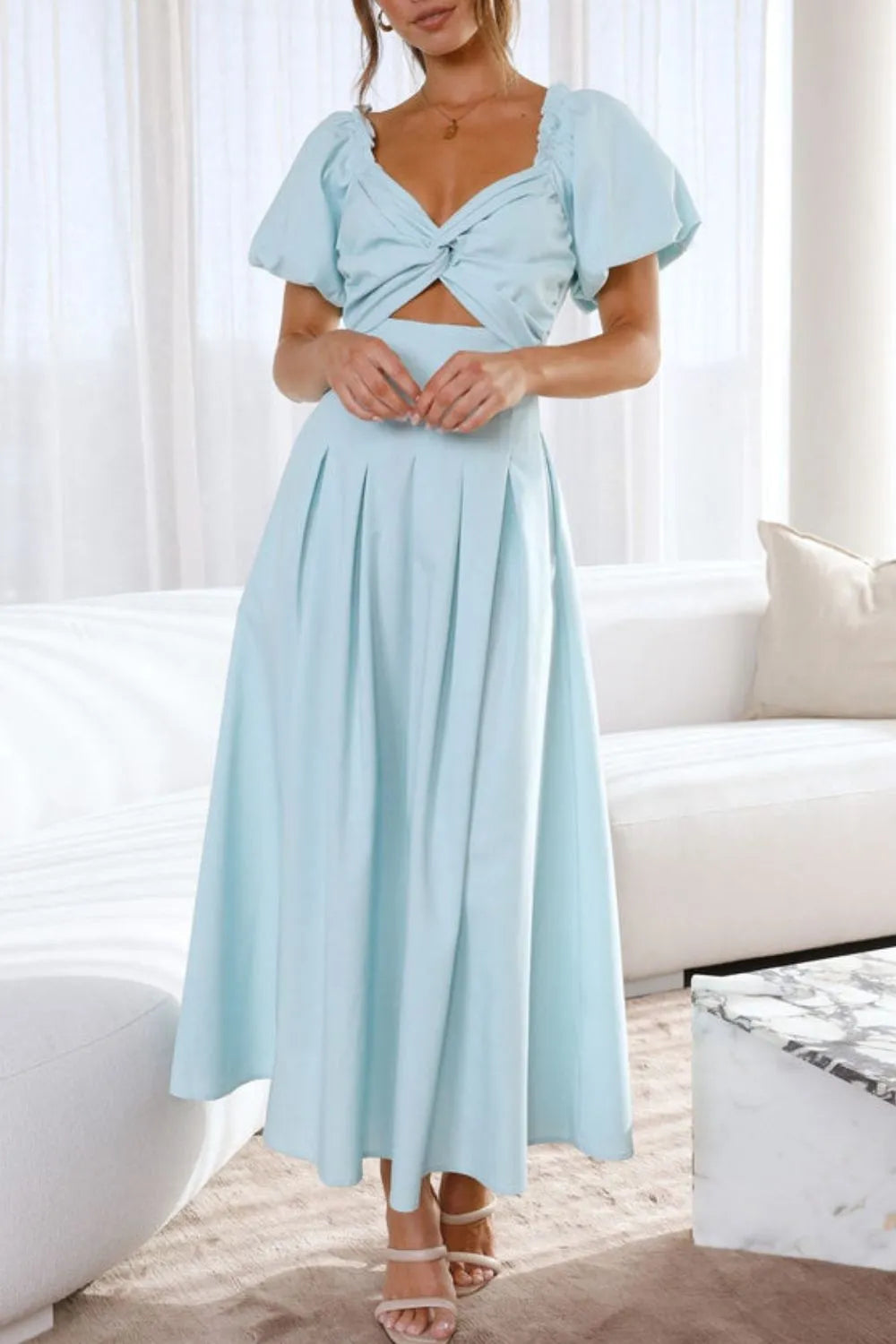 甜美寧靜泡泡袖中長連身裙