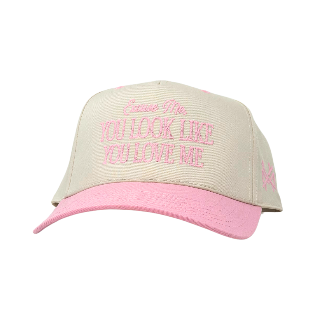 不好意思，你看起來好像愛上我了