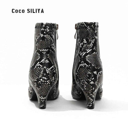 Elegant Large Pointed Toe : Thick Heel Boots