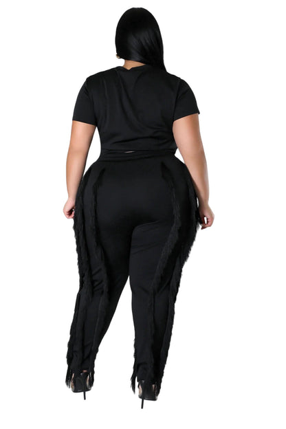 Top de manga corta con curvas y pantalones con borlas a juego