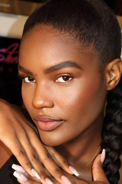 Dúo de corrector y base impecable BlurEFX™ de Ashunta Sheriff Beauty