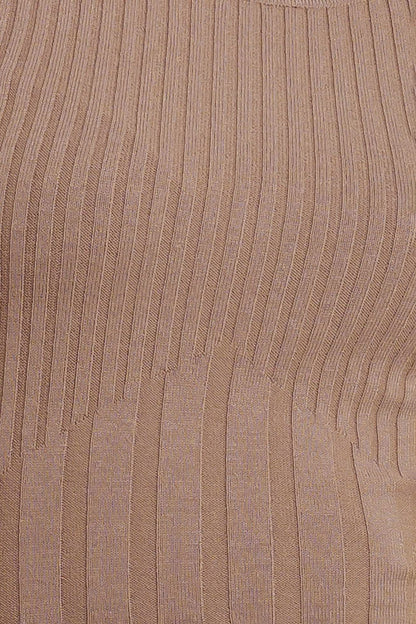 挺括別緻的針織中長連身裙