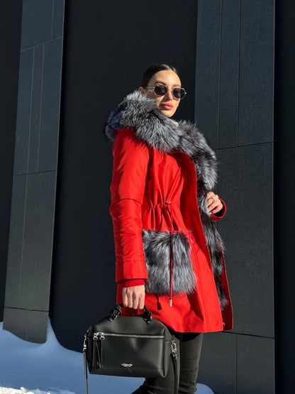 Parka aislante de piel de conejo y zorro plateado genuino de Roma en rojo