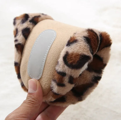 Pantuflas de interior de piel de conejo con estampado de leopardo
