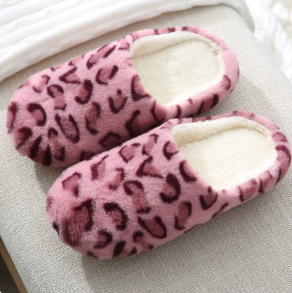 Pantuflas de interior de piel de conejo con estampado de leopardo