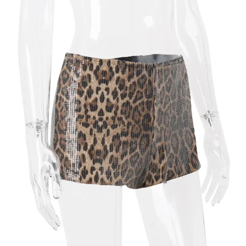 Shorts elegantes y brillantes con estampado de leopardo retro de WhereMery