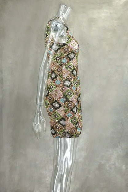 Vestido mini sexy con lentejuelas y rombos coloridos, elegante y chic, con tirantes y aberturas.