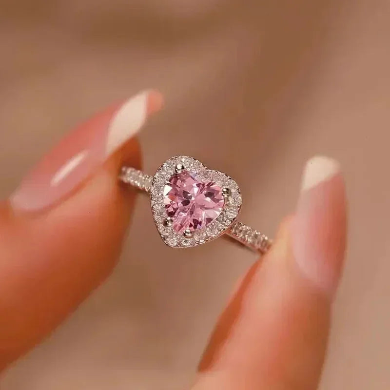 2025年新歐美桃心戒指 女士個人化愛心鋯石鑲嵌鑽石時尚珠寶批發
