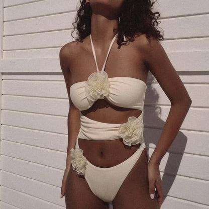 Traje de baño de una pieza con recortes florales