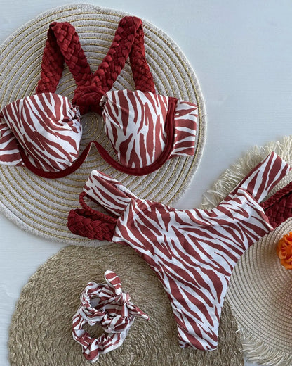 Conjunto de traje de baño de dos piezas con cuello halter y ribete de Franze