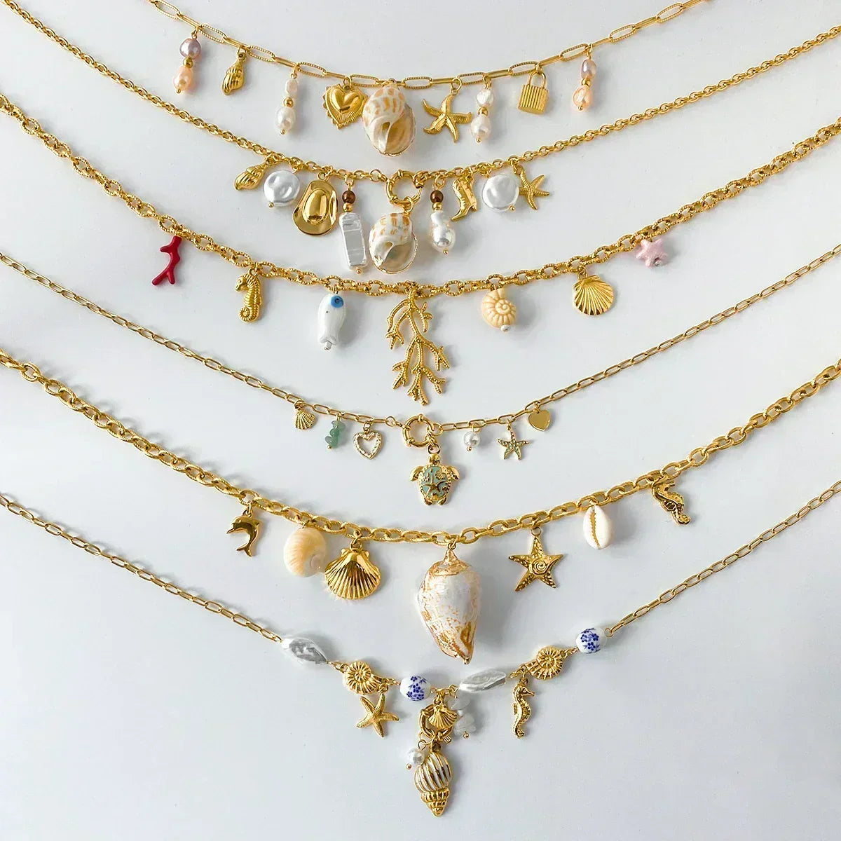 Collar Zora con colgante de caracola, estilo veraniego, colorido, para mujer, de acero inoxidable chapado en oro de 18 quilates, con múltiples dijes, joyería de moda