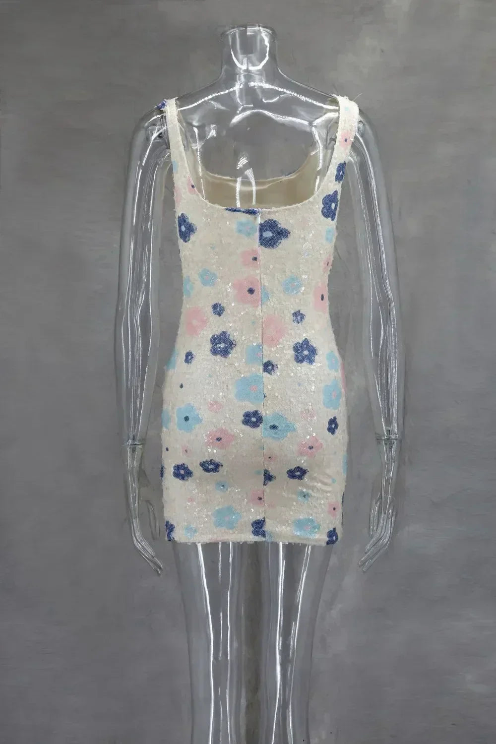 Vestido mini sexy con lentejuelas y rombos coloridos, elegante y chic, con tirantes y aberturas.