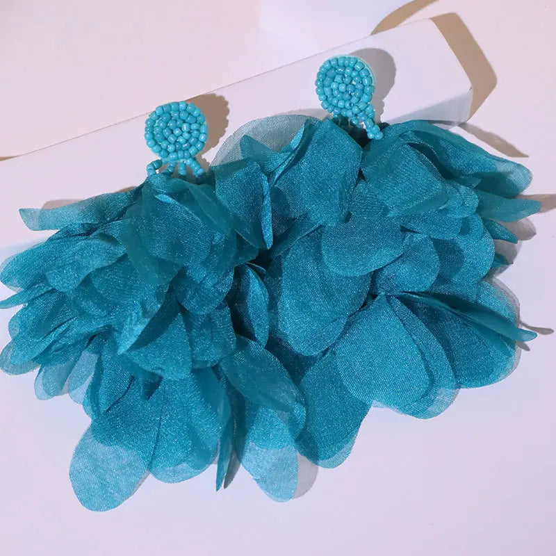 Pendientes largos con borlas de algodón hechos a mano