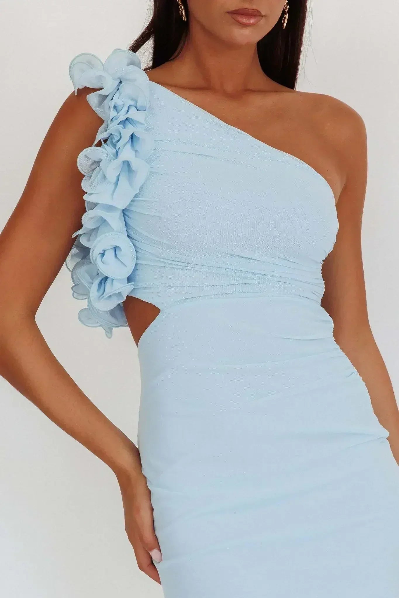 Articat 優雅斜肩花朵緊身連身裙