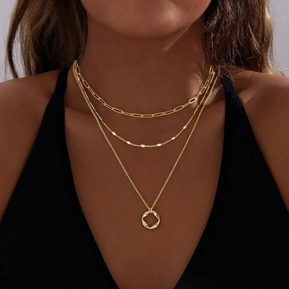 Collares de oro en capas para mujer, apilables, chapados en oro de 14 quilates, con cadena de clip circular, colgante y gargantilla para mujer.