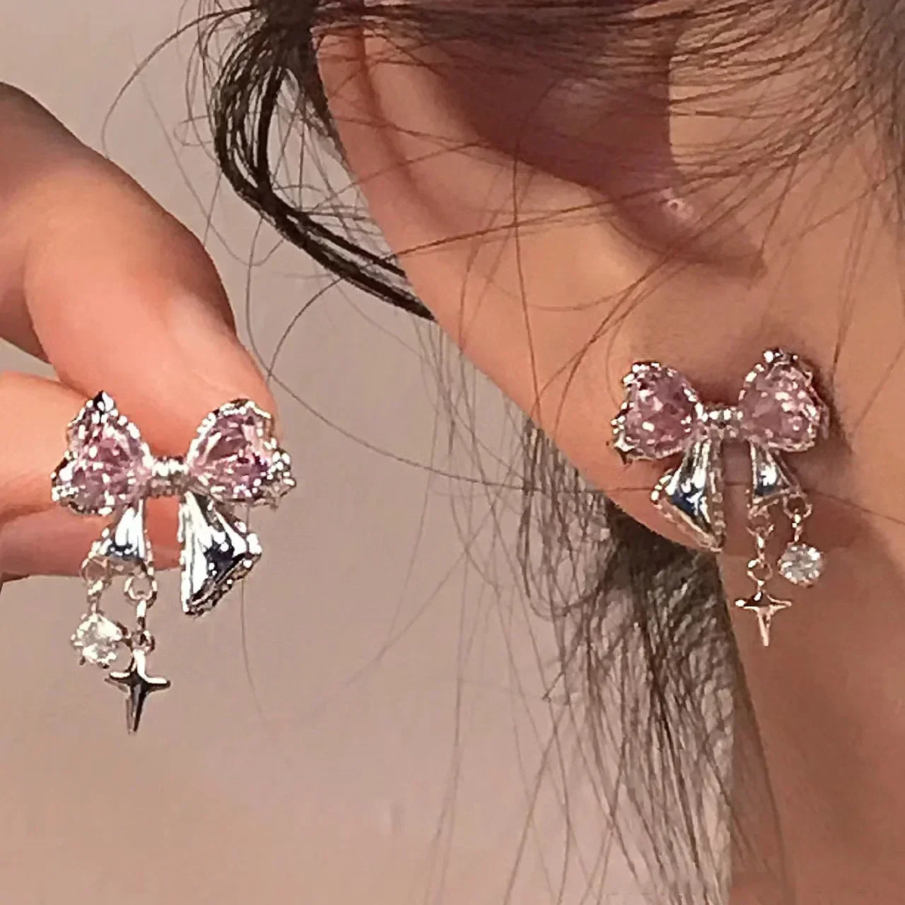 Nuevos pendientes de botón de circonita con lazo Y2K para mujer, moda coreana, color plata, cristal rosa, pendientes con personalidad, joyería para fiestas, regalos