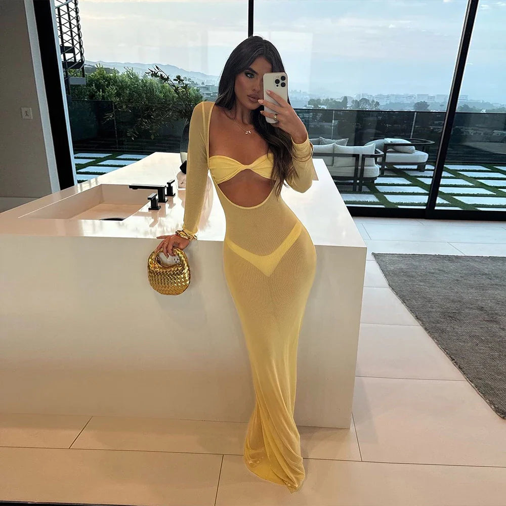 四月三件式泳衣帶罩衫