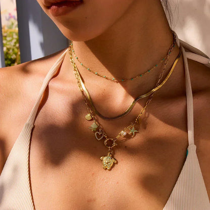 Collar Zora con colgante de caracola, estilo veraniego, colorido, para mujer, de acero inoxidable chapado en oro de 18 quilates, con múltiples dijes, joyería de moda