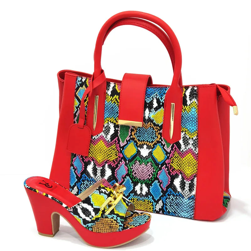 Conjunto de bolso y zapatos de último diseño italiano.