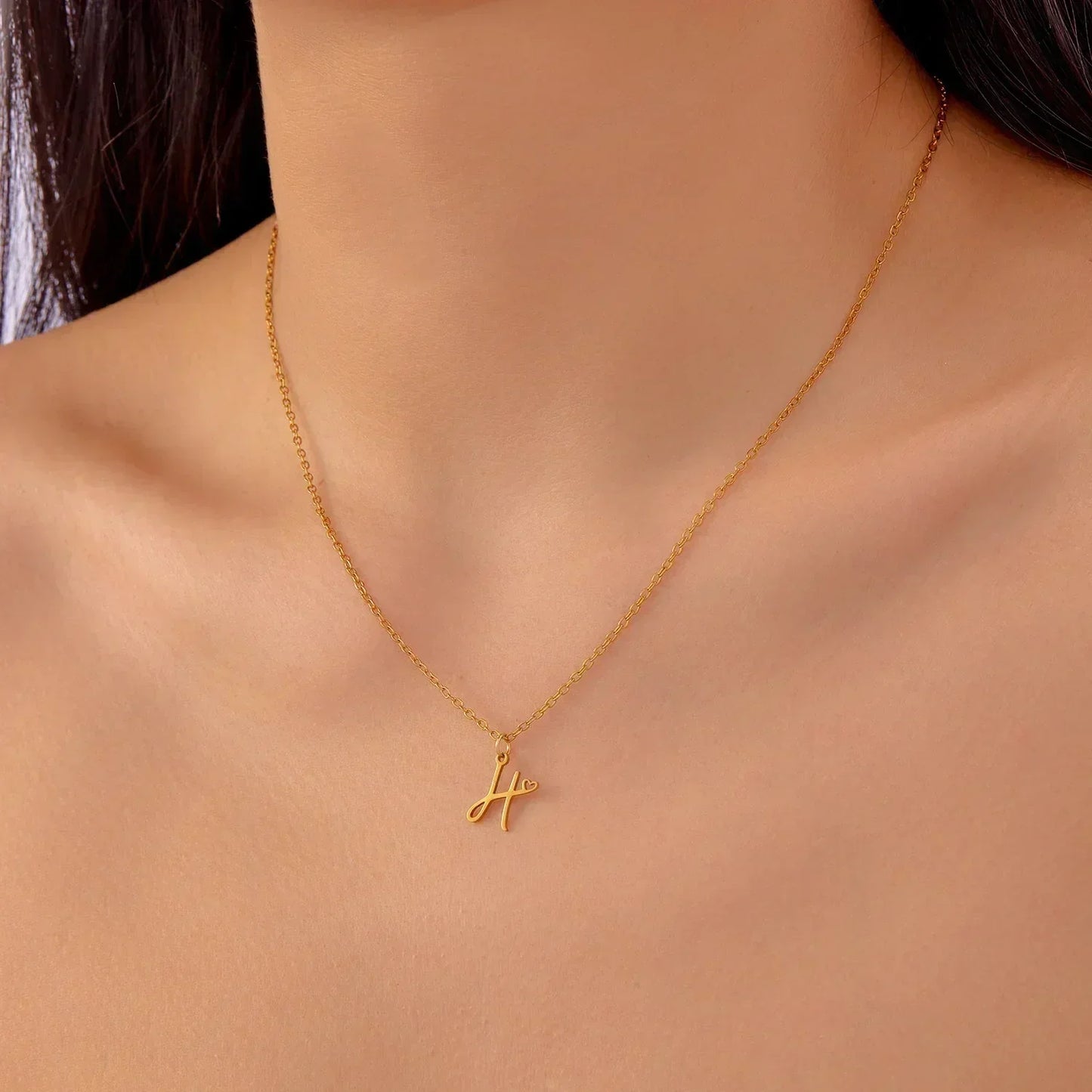 Collar de acero inoxidable con colgante de corazón y 26 letras iniciales para mujer, color dorado, con alfabeto de la A a la Z, regalo de cumpleaños