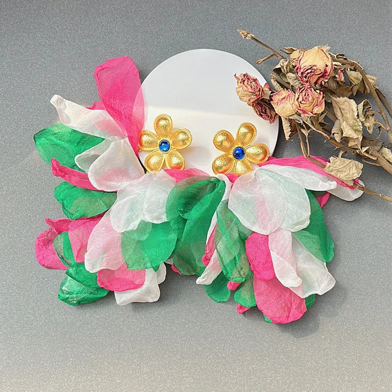 Pendientes largos con borlas de algodón hechos a mano