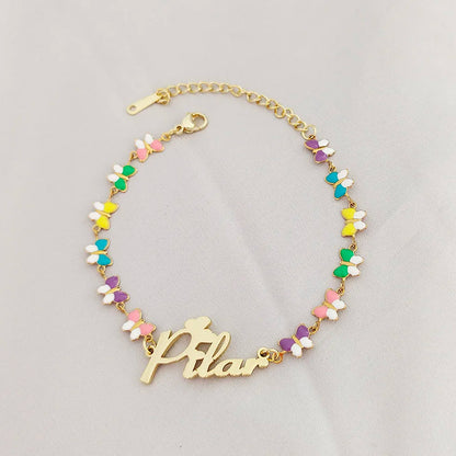 Collar con nombre y corazón de mariposa personalizado