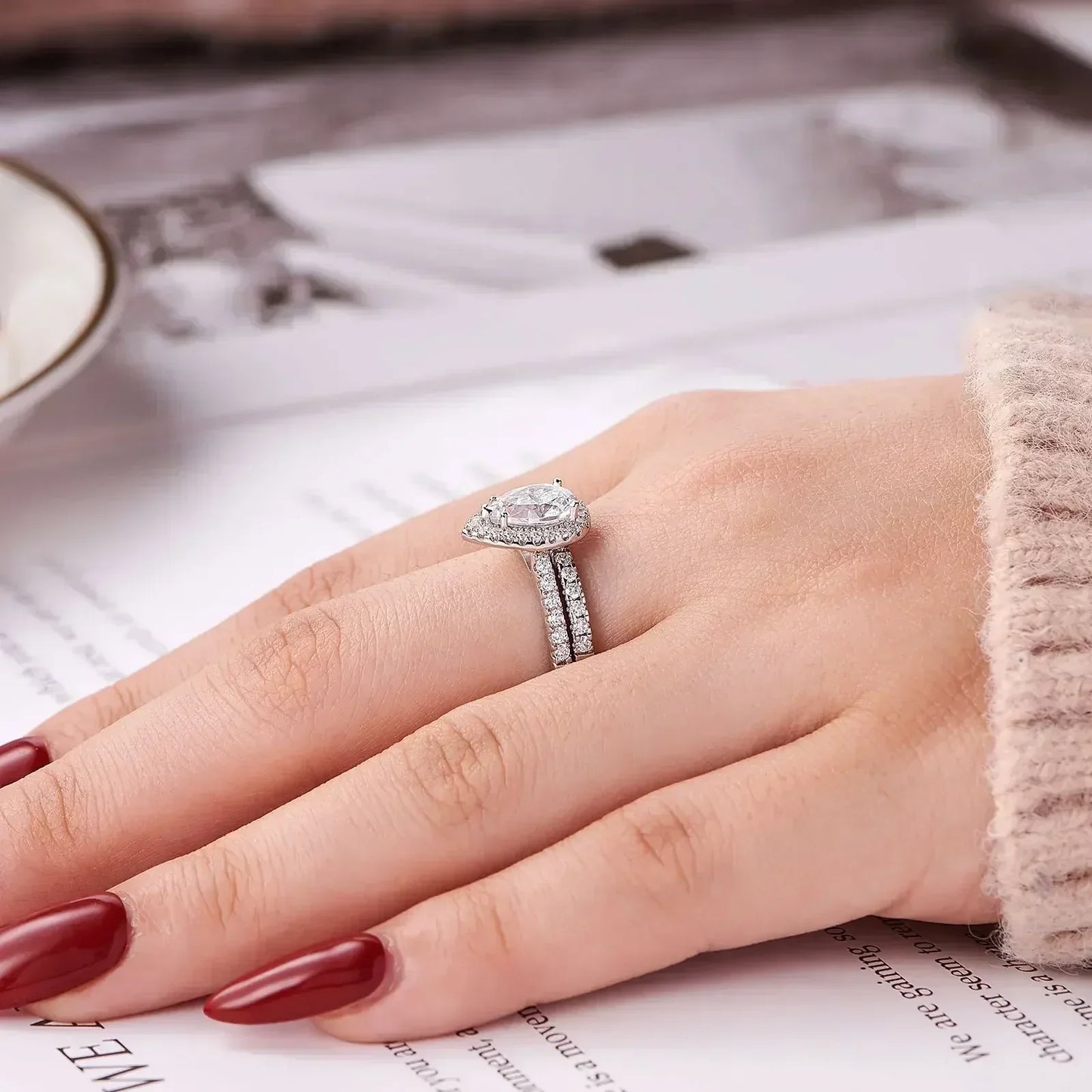 Anillo de compromiso Newshe de 2 piezas con forma de lágrima para mujer, de plata 925, con circonitas cúbicas de alta calidad.