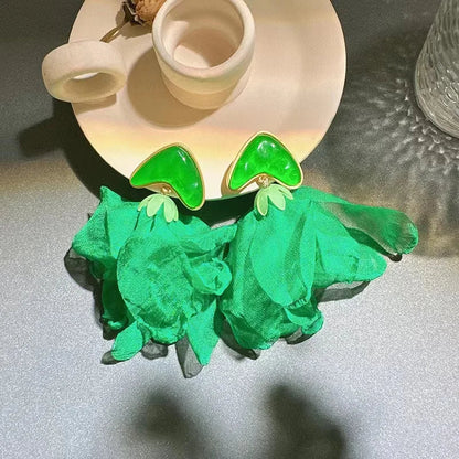 Pendientes largos con borlas de algodón hechos a mano