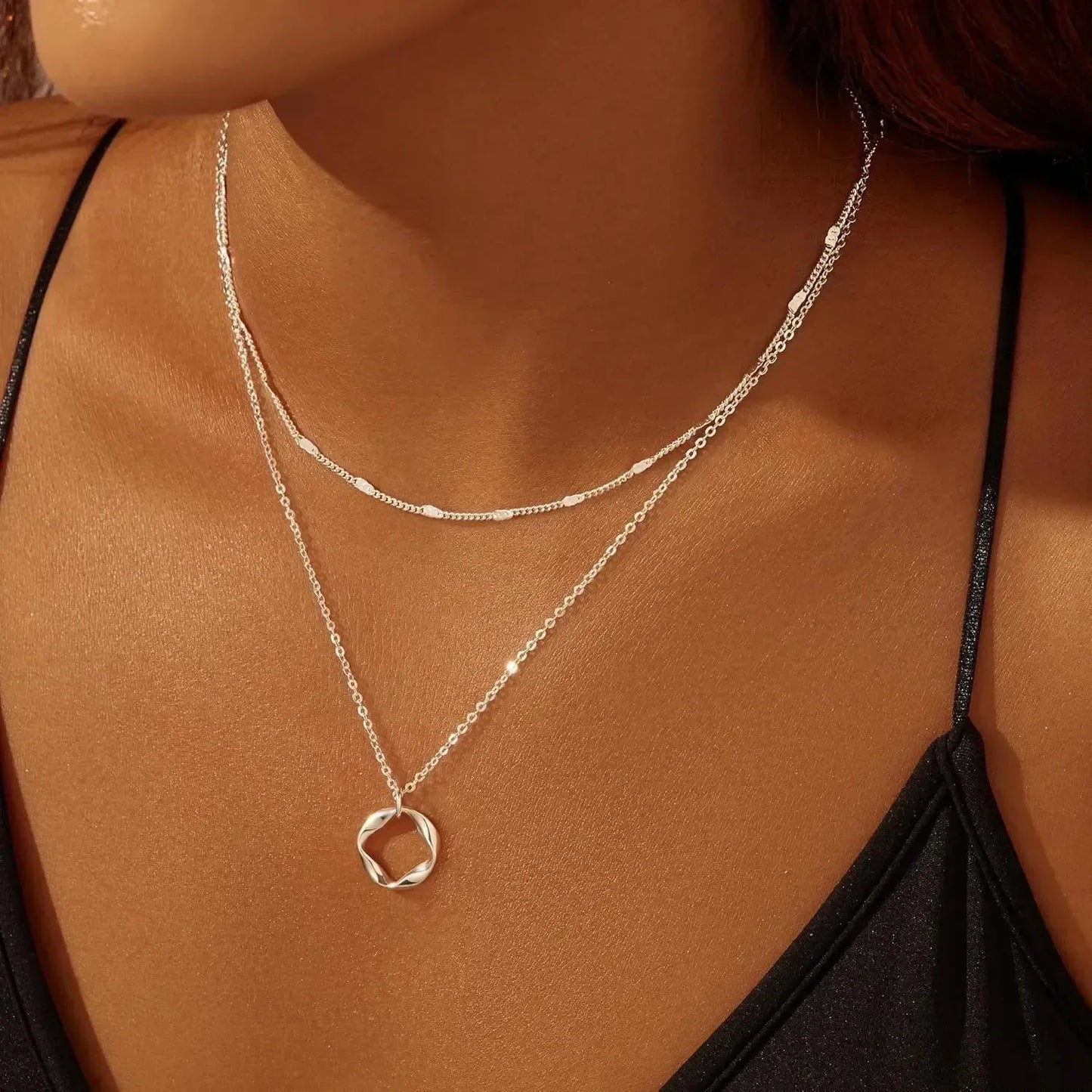 Collares de oro en capas para mujer, apilables, chapados en oro de 14 quilates, con cadena de clip circular, colgante y gargantilla para mujer.