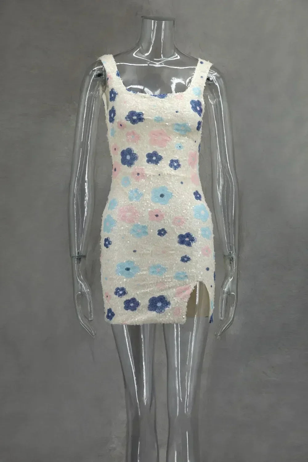 Vestido mini sexy con lentejuelas y rombos coloridos, elegante y chic, con tirantes y aberturas.