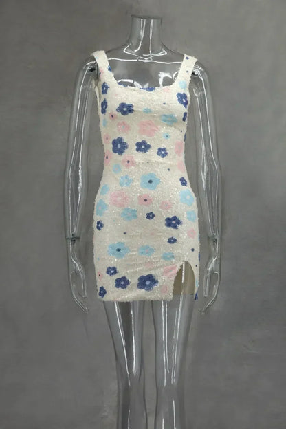 Vestido mini sexy con lentejuelas y rombos coloridos, elegante y chic, con tirantes y aberturas.