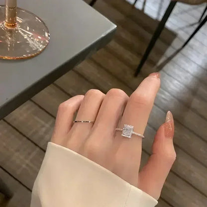 Gran oferta de anillo de circonita retro de moda, anillo de cristal acrílico de color dorado simple para mujer, accesorios de joyería de moda, anillo ajustable.